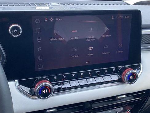 Used 2025 GMC Canyon AT4 w/ AT4X Package image 17