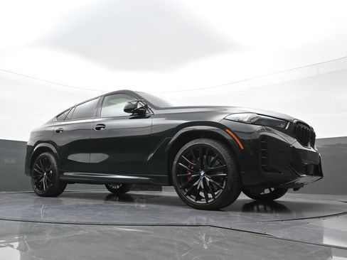 Used 2025 BMW X6 M60i AWD/4WD image 24