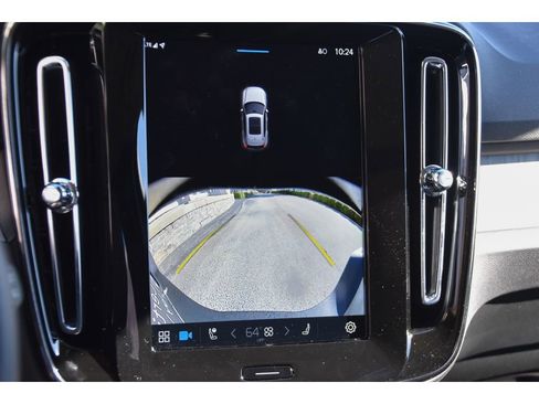 Certified 2025 Volvo XC40 B5 Core w/ Protection Package Premier image 21