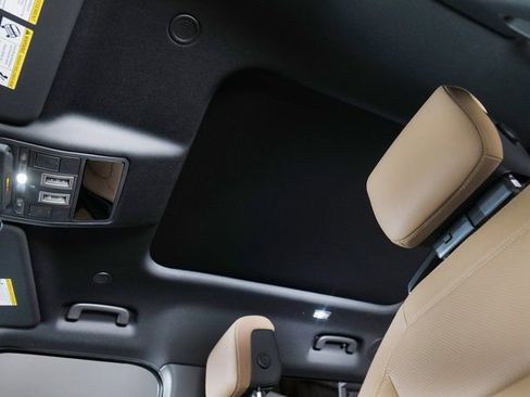 New 2026 Land Rover Defender 130 X-Dynamic SE image 22