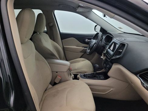 Used 2020 Jeep Cherokee Latitude FWD image 21