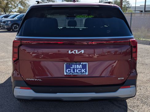 Certified 2025 Kia Carnival EX image 3