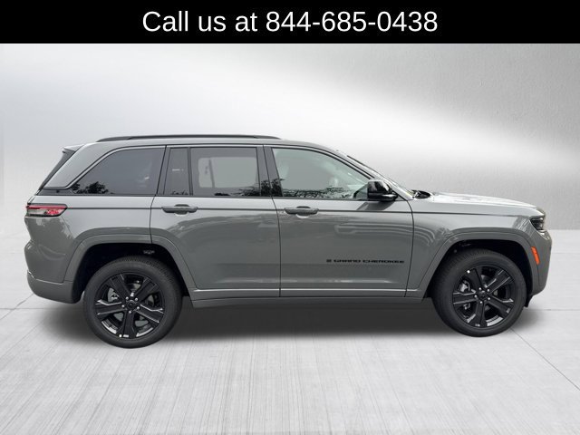 New 2027 Jeep Grand Cherokee Limited AWD/4WD image 4