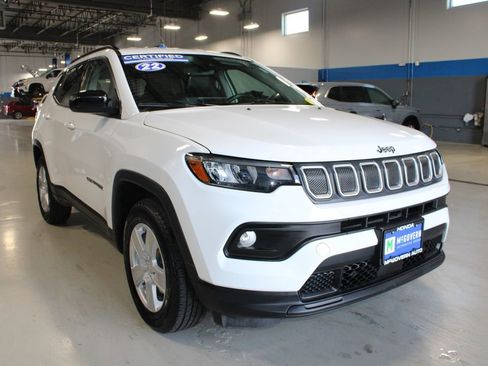 Used 2022 Jeep Compass Latitude w/ Convenience Group AWD/4WD image 4