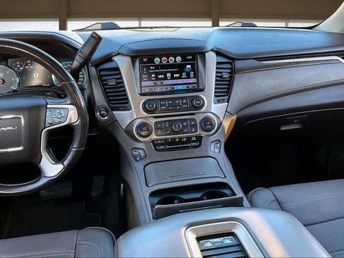 Used 2018 GMC Yukon Denali image 6