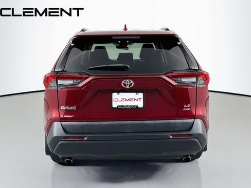 Used 2020 Toyota RAV4 LE AWD/4WD image 8