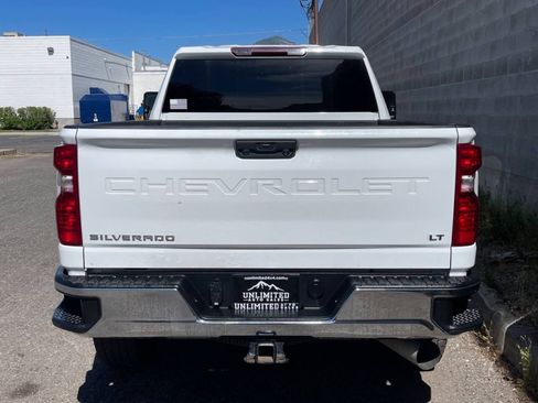 Used 2023 Chevrolet Silverado 2500 LT AWD/4WD image 7