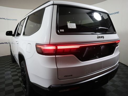 New 2026 Jeep Grand Wagoneer Limited AWD/4WD image 10