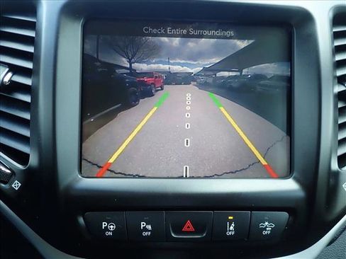 Used 2014 Jeep Cherokee Trailhawk w/ Technology Group AWD/4WD image 18