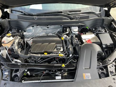 Used 2025 Chevrolet Trax LT w/ LT Convenience Package image 45