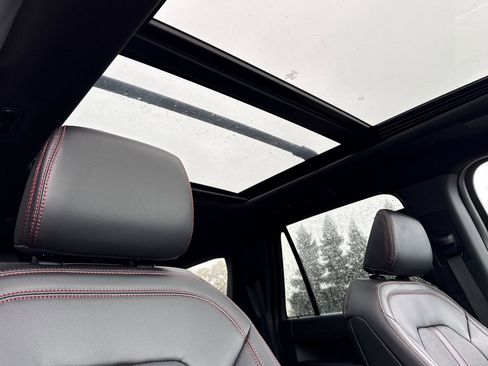 Used 2024 Ford Expedition Max Limited image 18