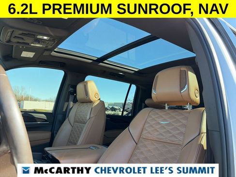 Used 2022 Cadillac Escalade ESV Premium Luxury image 55