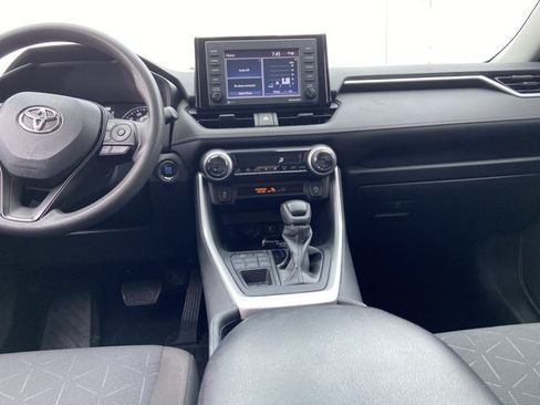 Used 2022 Toyota RAV4 XLE AWD/4WD image 12