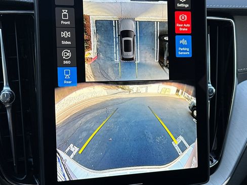 New 2026 Volvo XC60 B5 Ultra image 17