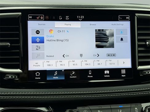 Used 2023 Chrysler Pacifica Touring-L image 14