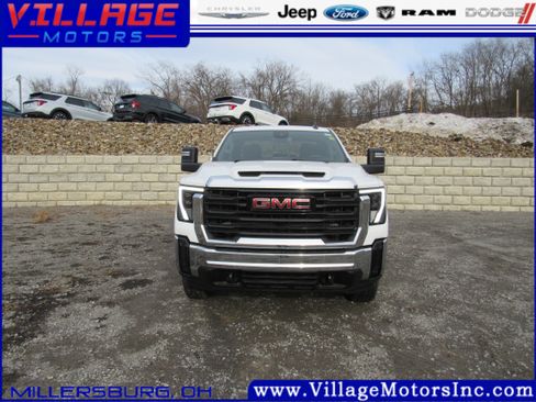 Used 2024 GMC Sierra 2500 Pro image 2