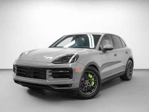 Used 2025 Porsche Cayenne E-Hybrid image 1