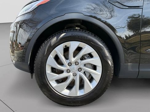 Used 2025 Land Rover Discovery S AWD/4WD image 19