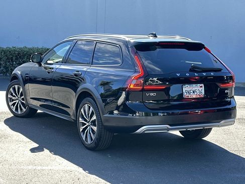 Certified 2024 Volvo V90 B6 Cross Country Plus w/ Climate Package image 6