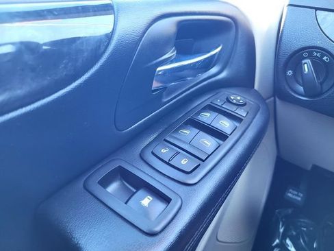 Used 2016 Dodge Grand Caravan SE w/ Quick Order Package 29E SE FWD image 20