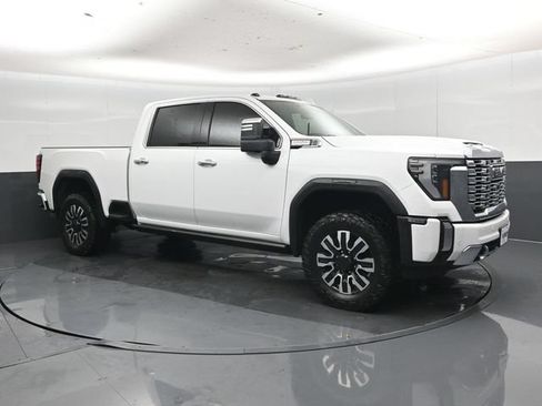 Used 2024 GMC Sierra 2500 Denali w/ Denali Reserve Package AWD/4WD image 1
