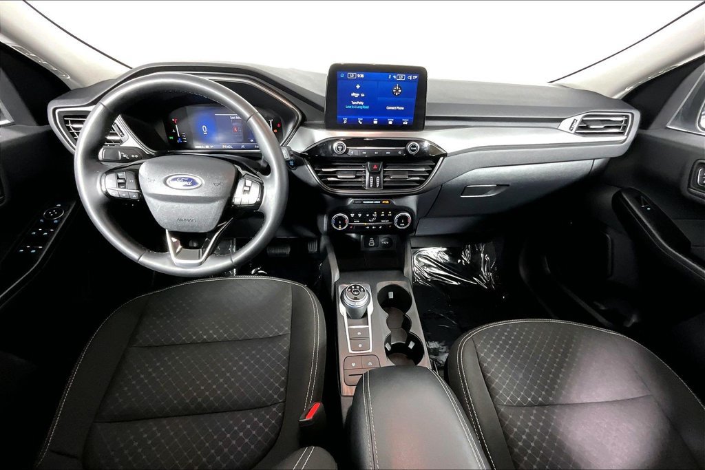Certified 2024 Ford Escape Active w/ Cold Weather Package FWD image 15