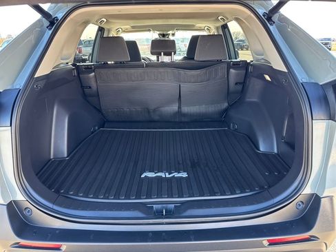 Used 2023 Toyota RAV4 XLE w/ Convenience Package image 7