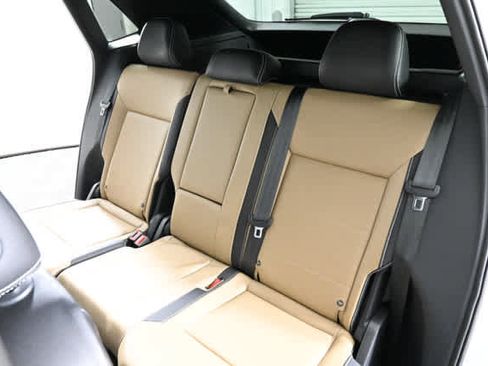 Certified 2022 Volkswagen Atlas Cross Sport SE w/ Panoramic Sunroof Package image 15