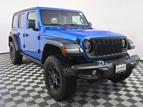 Used 2024 Jeep Wrangler Unlimited AWD/4WD image 9
