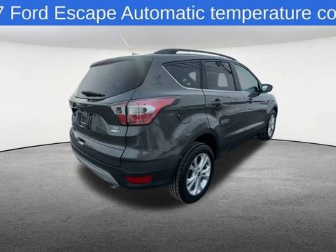 Used 2017 Ford Escape SE w/ SE Leather Comfort Package image 9