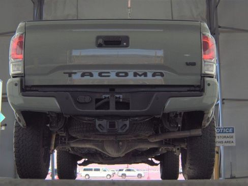 Used 2022 Toyota Tacoma TRD Off-Road w/ Technology Package image 5