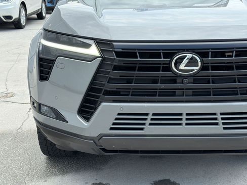 Used 2024 Lexus GX 550 w/ Accessory Package (2T) AWD/4WD image 29