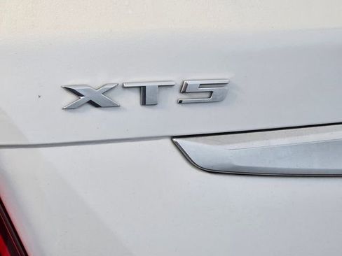 Used 2018 Cadillac XT5 Premium Luxury w/ Driver Assist Package image 15