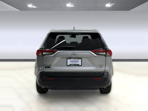 Used 2023 Toyota RAV4 LE AWD/4WD image 8