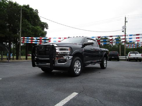 Used 2022 RAM 2500 Laramie AWD/4WD image 2