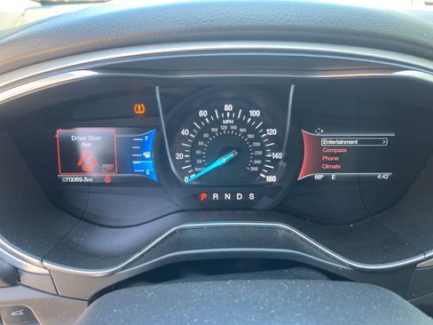 Used 2016 Ford Fusion SE image 19