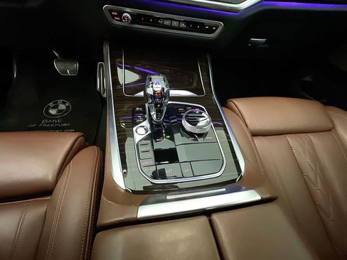 Used 2019 BMW X5 xDrive50i w/ M Sport Package image 18