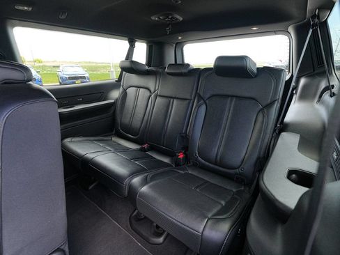 Used 2024 Jeep Wagoneer L Series III w/ Flexible Seating Group AWD/4WD image 20