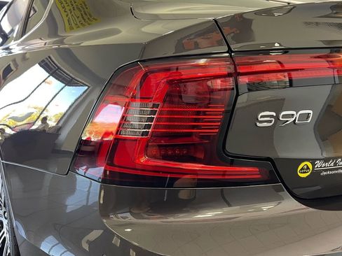Used 2023 Volvo S90 B6 Ultimate w/ Protection Package Premier image 15