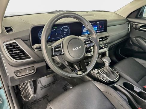 Used 2026 Kia Seltos EX FWD image 9