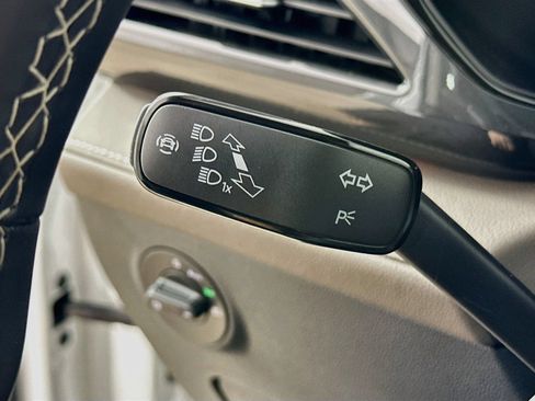 Certified 2024 Volkswagen Taos SEL AWD/4WD image 21