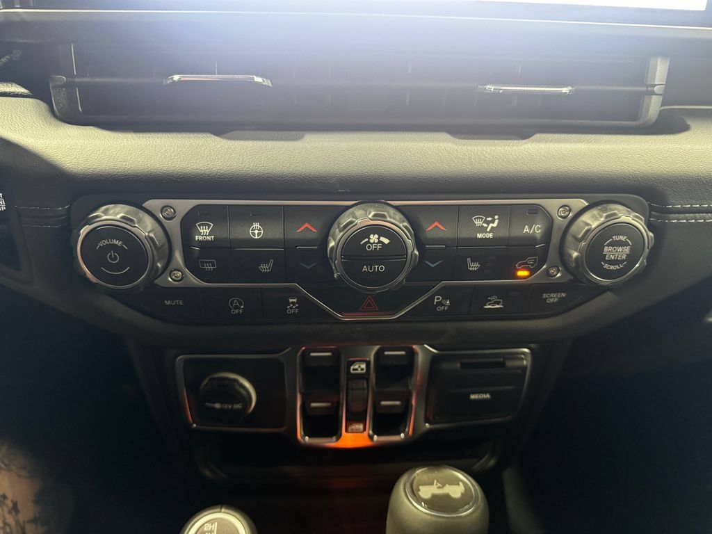 New 2026 Jeep Wrangler Unlimited Sahara AWD/4WD image 31