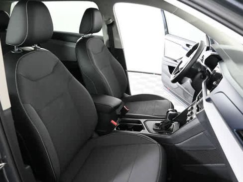 Used 2022 Volkswagen Taos SE FWD image 10