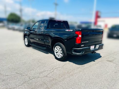 Used 2020 Chevrolet Silverado 1500 Custom w/ Custom Value Package AWD/4WD image 4