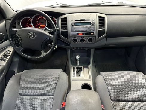 Used 2010 Toyota Tacoma PreRunner image 21