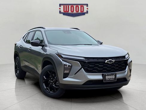 New 2026 Chevrolet Trax LT w/ Midnight Edition FWD image 1