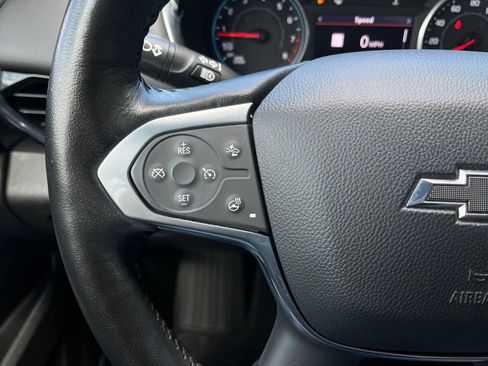 Used 2022 Chevrolet Traverse RS FWD image 18