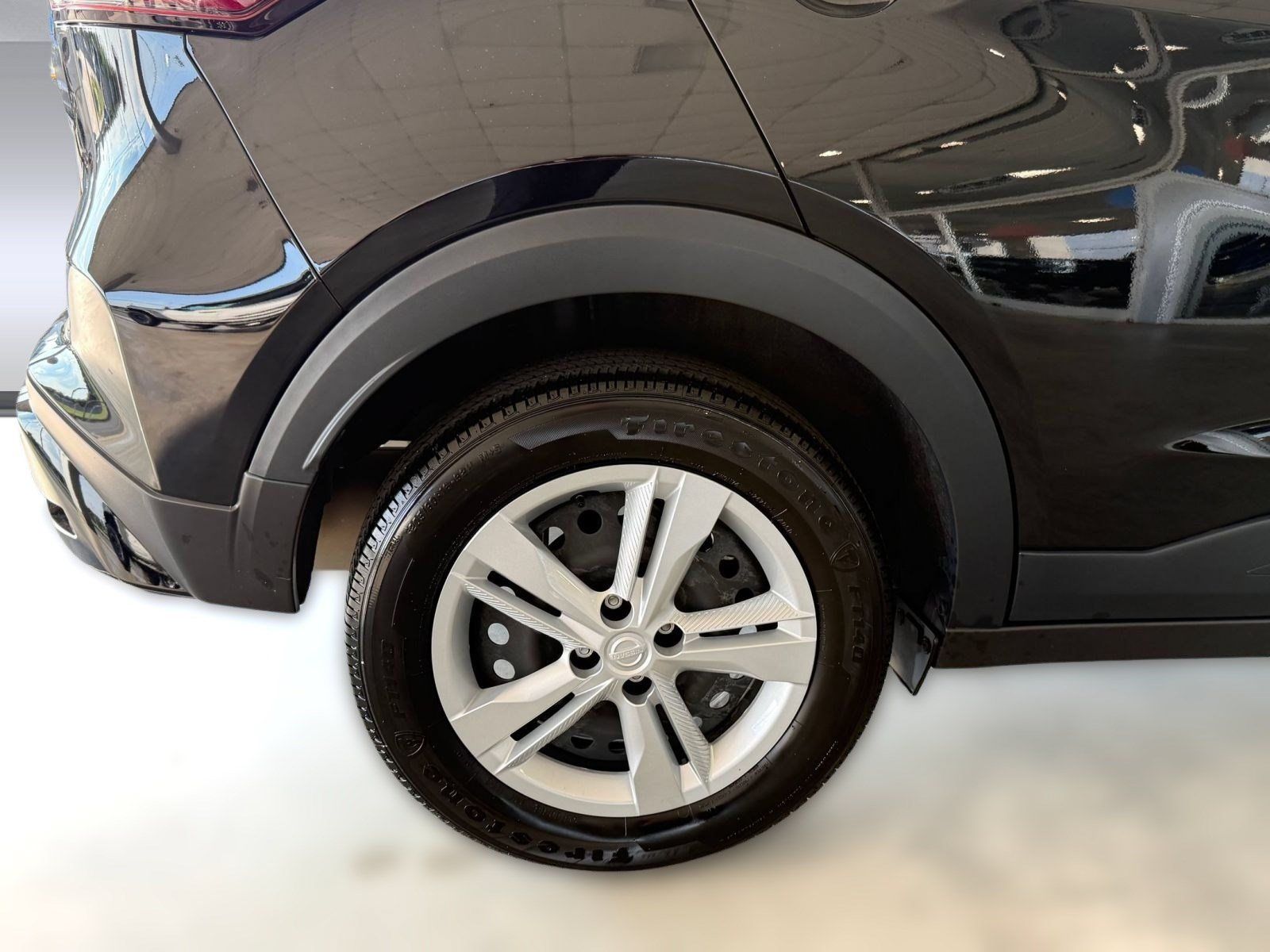 Used 2025 Nissan Kicks Play S FWD image 8