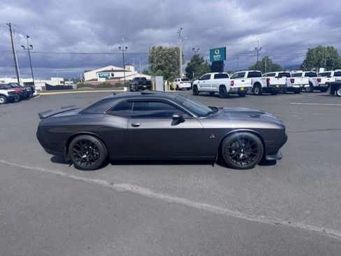 Used 2016 Dodge Challenger R/T Scat Pack w/ Leather Interior Group RWD image 4