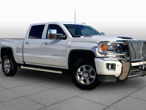 Used 2018 GMC Sierra 3500 Denali w/ Duramax Plus Package AWD/4WD image 3